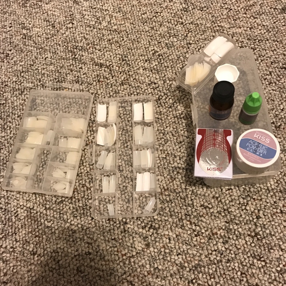 Nail tips & Acrylic stuff! 👛